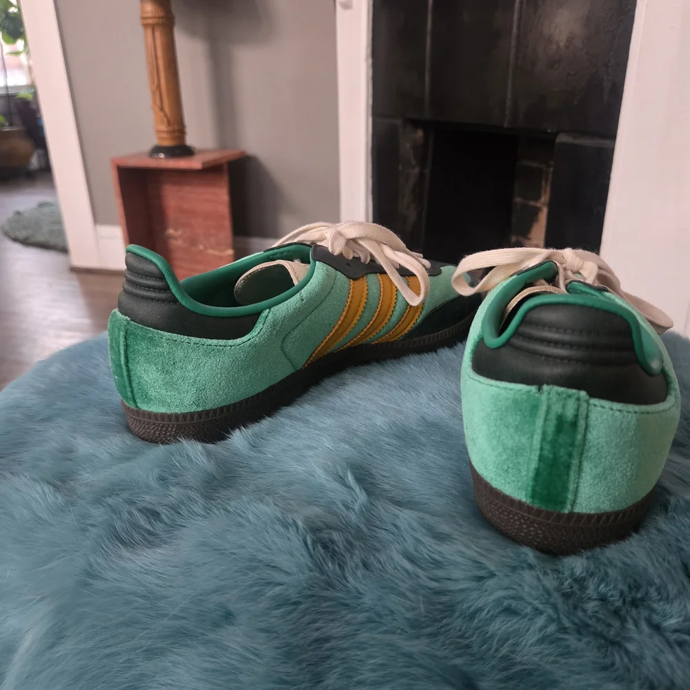 Adidas Sambas In Rare Colorway - Picture 4 of 6